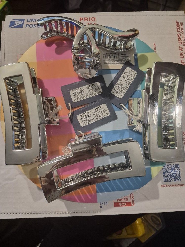 4 Hair Clips New 