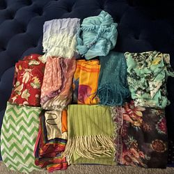 Bundle of scarves/ Scarf 