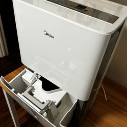 Midea Dehumidifier with Pump