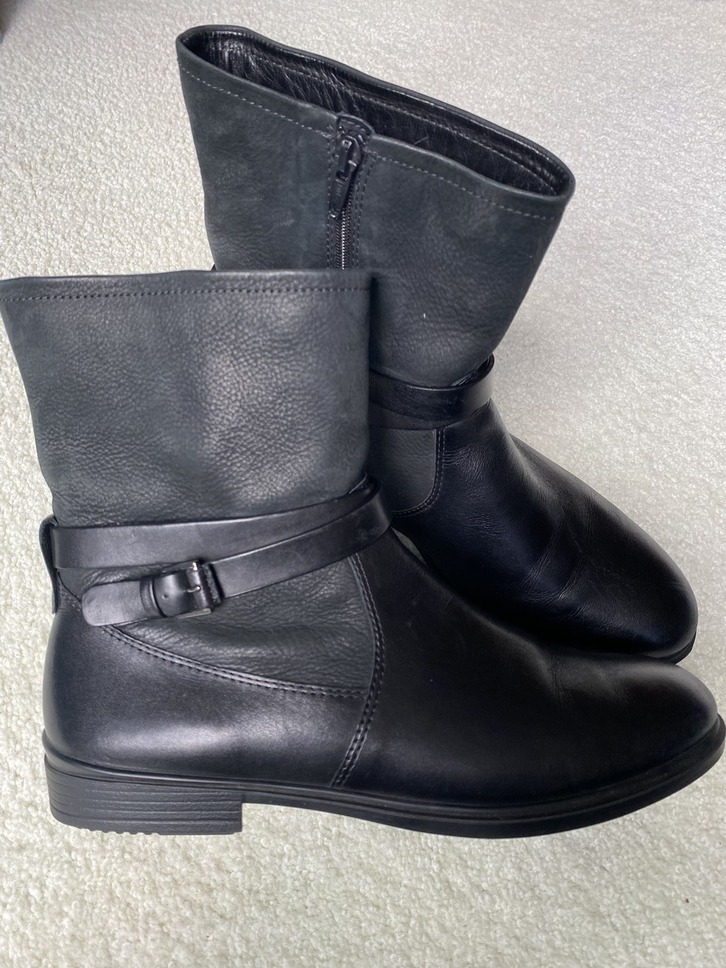 Like New Leather Boots by ECCO Womens 8.5 (EU 39)