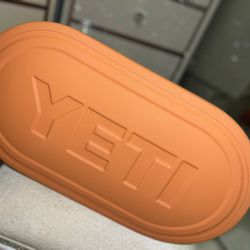 Yeti Carryall 35 Orange Limited edition 