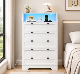 New White Dresser Tall 5 Drawer Dresser for Bedroom, Wood Chest of Drawers with LED Lights, Charging Station, Metal Handles, Modern Storage Cabinet an