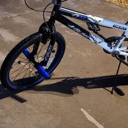 Boys 20" Dirt Bike New Condition 