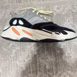 Yeezy Boost Waverunner 700