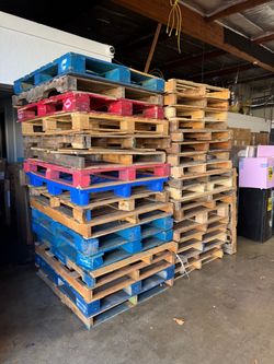 Wood pallet $1 each