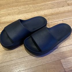 Adidas shoes Black cloud foam slides slippers Women’s 5/6
