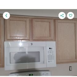 General Electric  Microwave   Excellent Condition Work Great 