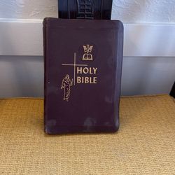 USED HOLY BIBLE 