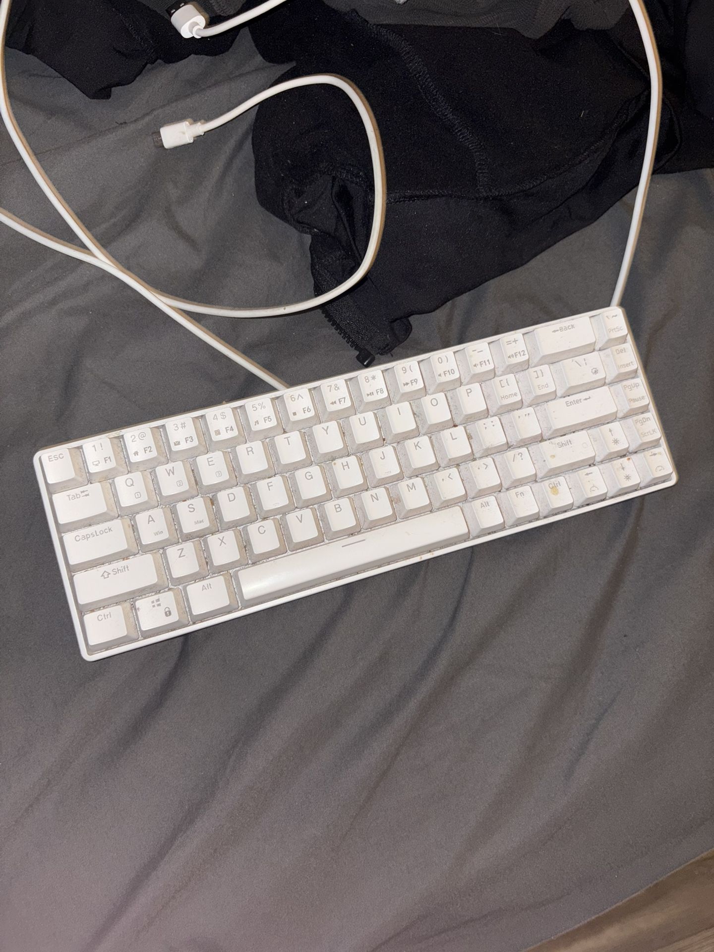 Royal Kludge White Keyboard