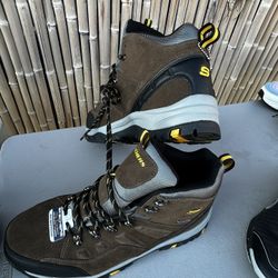 Sketchers Boots Men