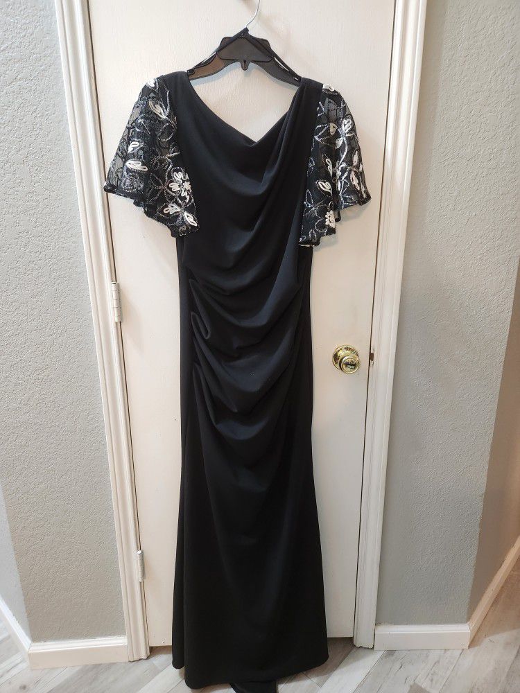 Beautiful Black Evening Dress/Formal Gown Dress Size 8