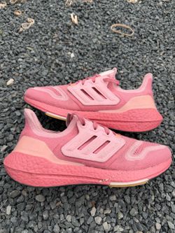 Adidas UltraBoost 22 Wonder Red Pink Size 8.5W 7M
