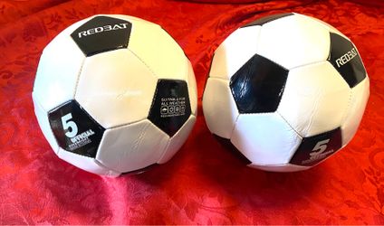 2- New Size 5 Soccer Balls Official Size and Weight