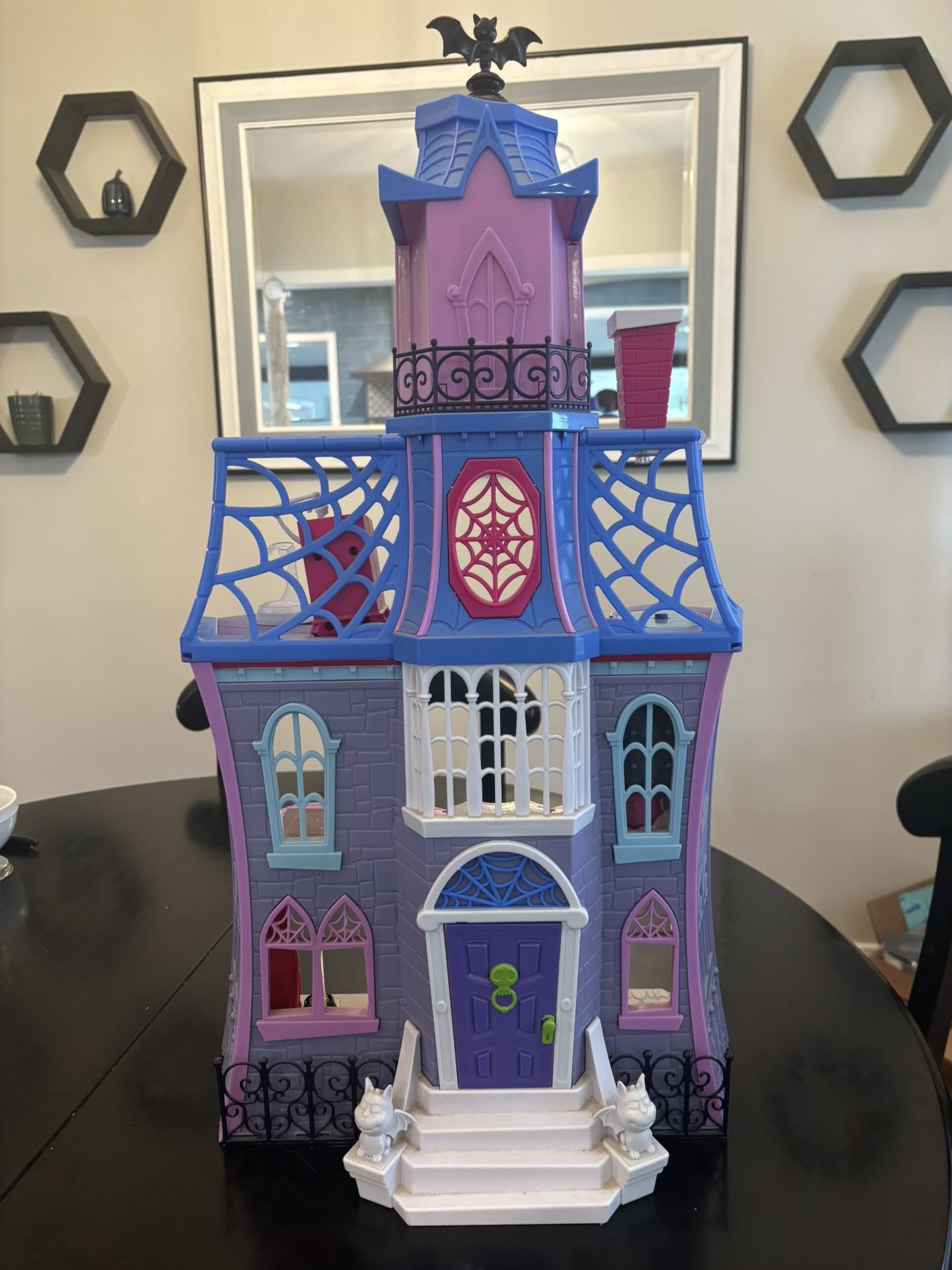 Vampirina House And Tour Bus With Rising Stage