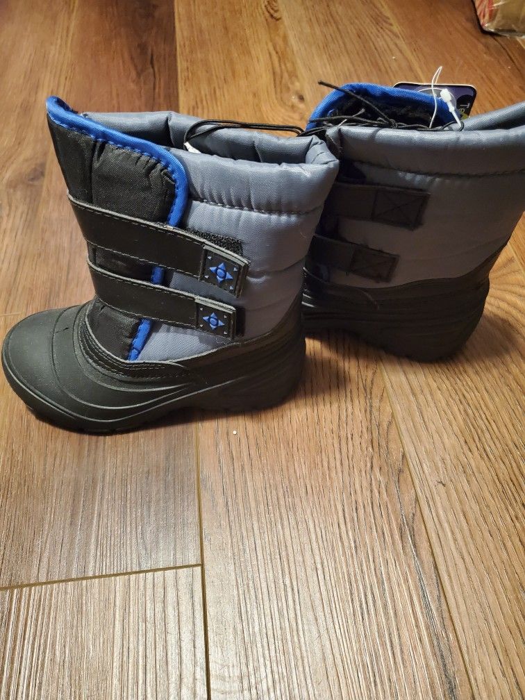 Snow Boots Size 10 Toddler ( New)