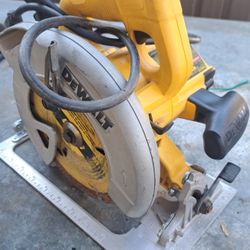 Skill Saw Dewalt 