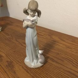 Lladro Don't Forget Me! Girl with Kittens Cat Gloss Porcelain Figurine #5743 