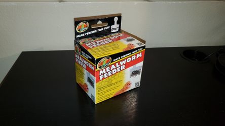 ZOO MED Mealworm Feeder