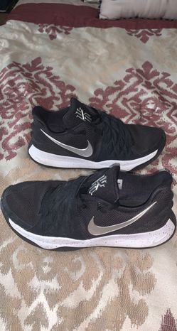Kyrie basketball shoes (Size 10)