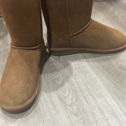 Bear paw Fur Lined Boots Brand New