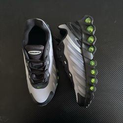 Nike Air Max DN8 Smoke Grey Black Green Mens Size