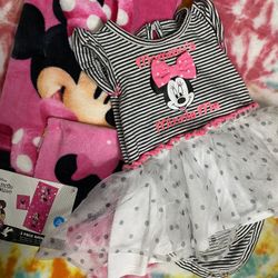 Minnie Mouse Set Beautiful Dress And Bath Or Beach Towel