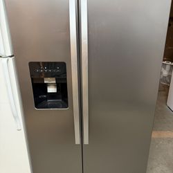 Whirlpool Refrigerator 