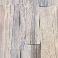 Daltile
Baker Wood 6 in. x 24 in. Walnut Glazed Porcelain Floor and Wall Tile (14.55 sq. ft./Case)