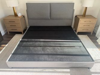 TRICA NEST PLATFORM BED - KING