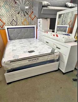 White Bedroom Set with Bed, Chest, Dresser, Mirror & Night Stand