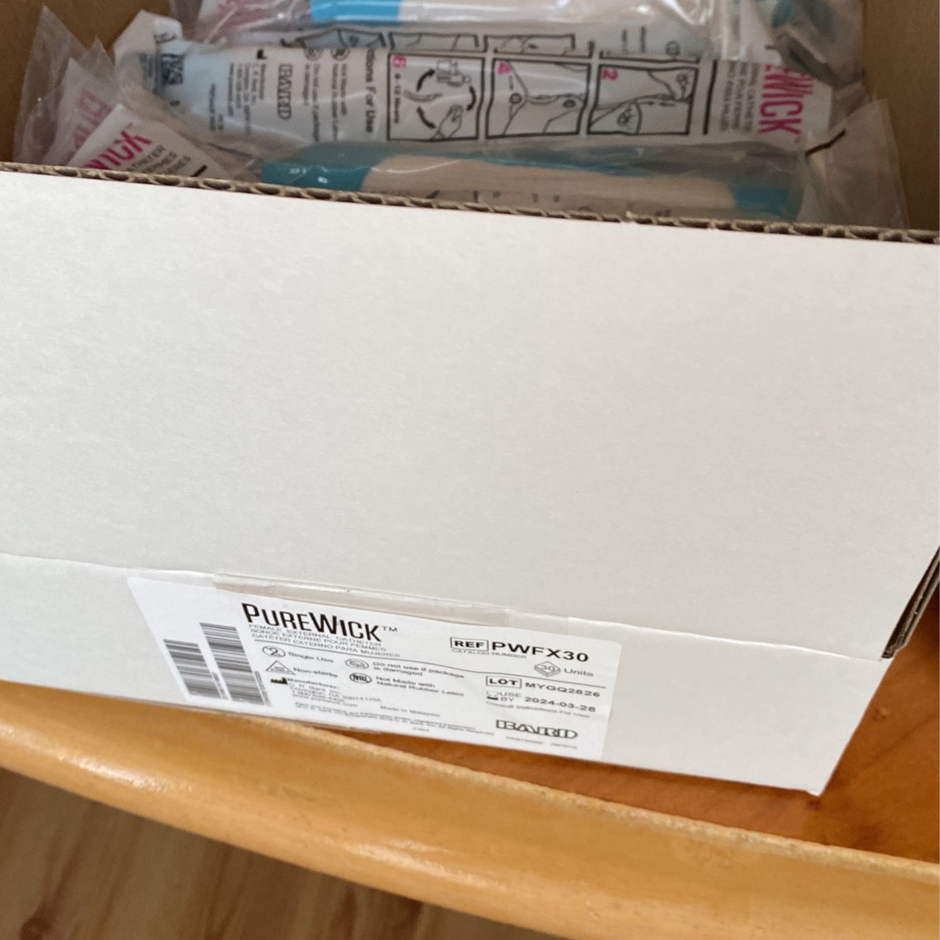 Pure wick Urine Collection System And 25 Female external catheters for