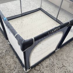 Play Pin Play Yard + Mat