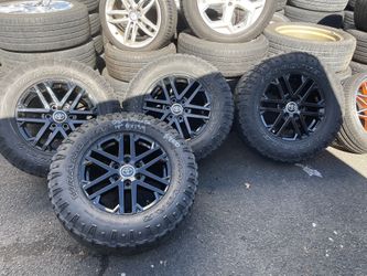 OEM original Toyota 18 in wheels fully refinished like new  6x139 with used set of matching  tires LT 275/70R18 - 950$ for 4 rims with 4 tires plus ta