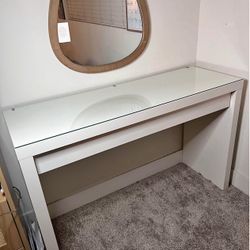 White Desk/ Vanity