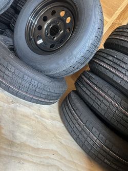 Brand New 205/75R15 Trailer Tire on 5-Lug Rim!