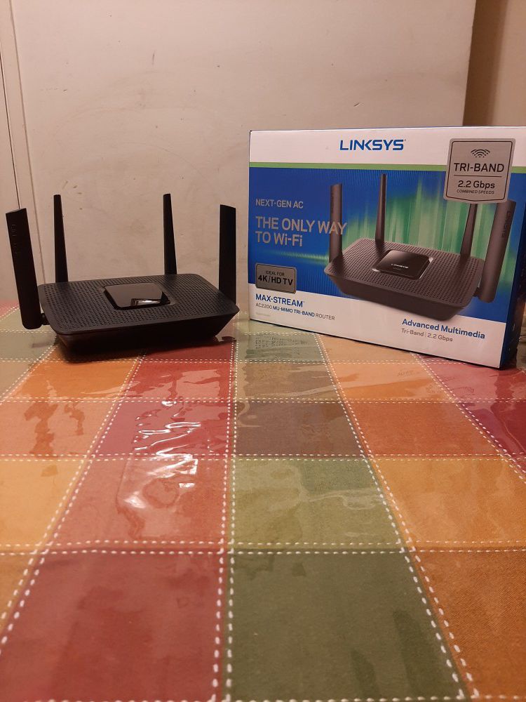 LINKSYS AC2200 TRI-BAND ROUTER