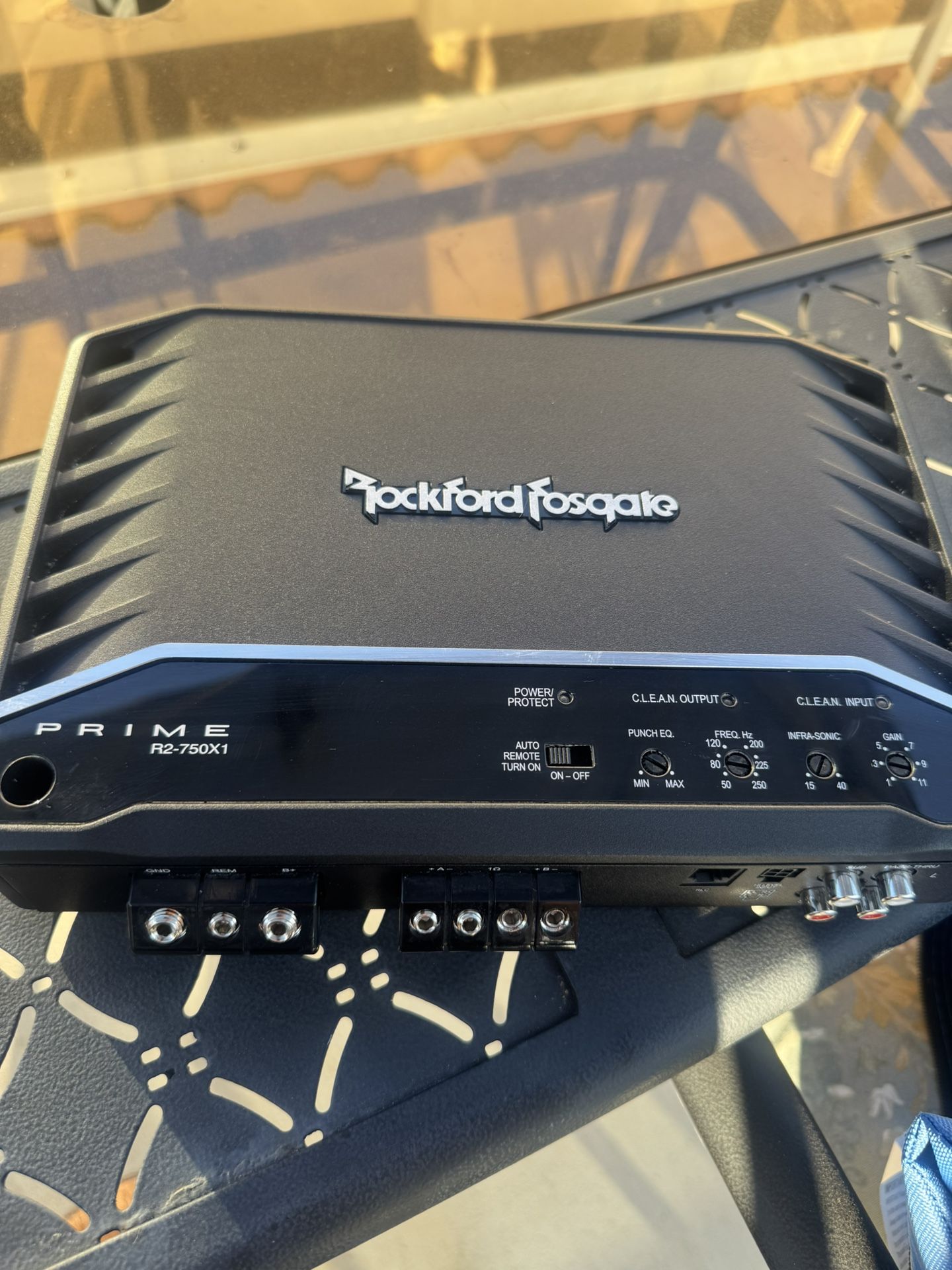 Rockford Fosgate R2-750X1