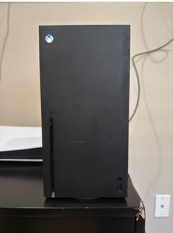 Xbox series X 1 TB with 2-3 controllers