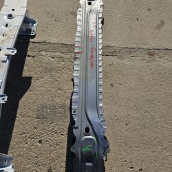 Subaru Forester front rebar Oem
