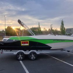 Deck Boat 0 Hours Starcraft SVX 231