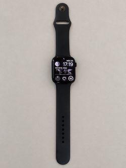 Apple Watch Series 9, 45mm GPS – $185