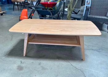 Assembled New Modern Solid Oak Wood Coffee Table 2-Tier Small Wooden Coffee Table with Storage Shelf