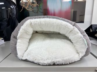 New PetShoppe Small Pet Bed. Available in Coral Gables. Cash please.