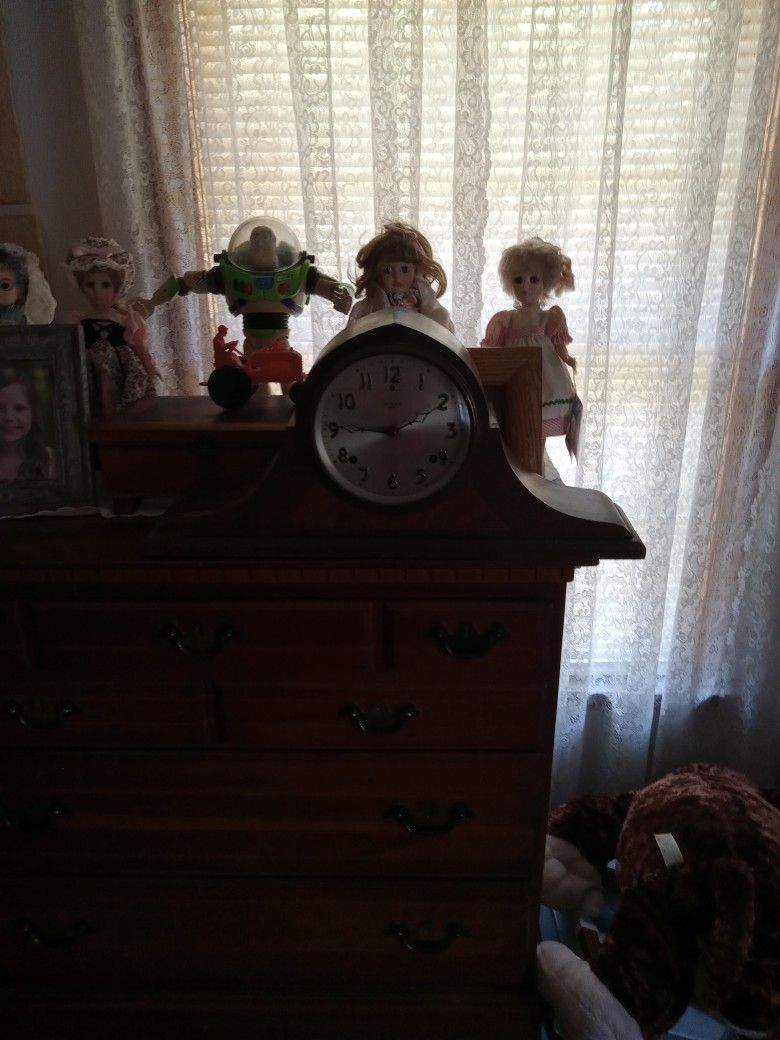 Antigue Clock/ W Key