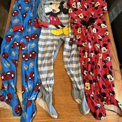 Boys 5T Footie Pajamas Bundle