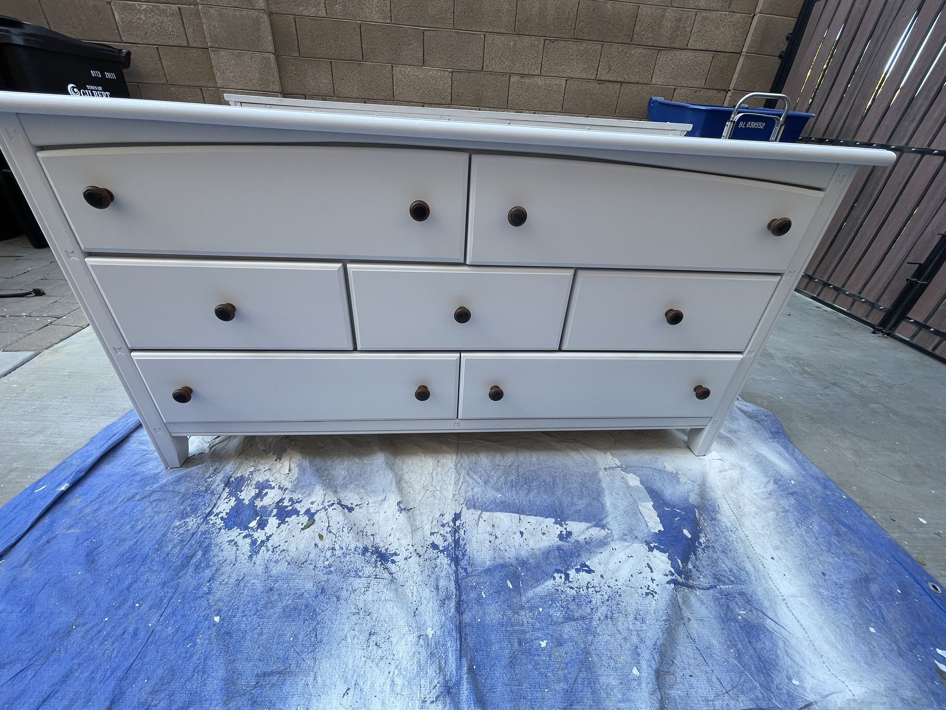 White Dresser With Wood Like Handles 