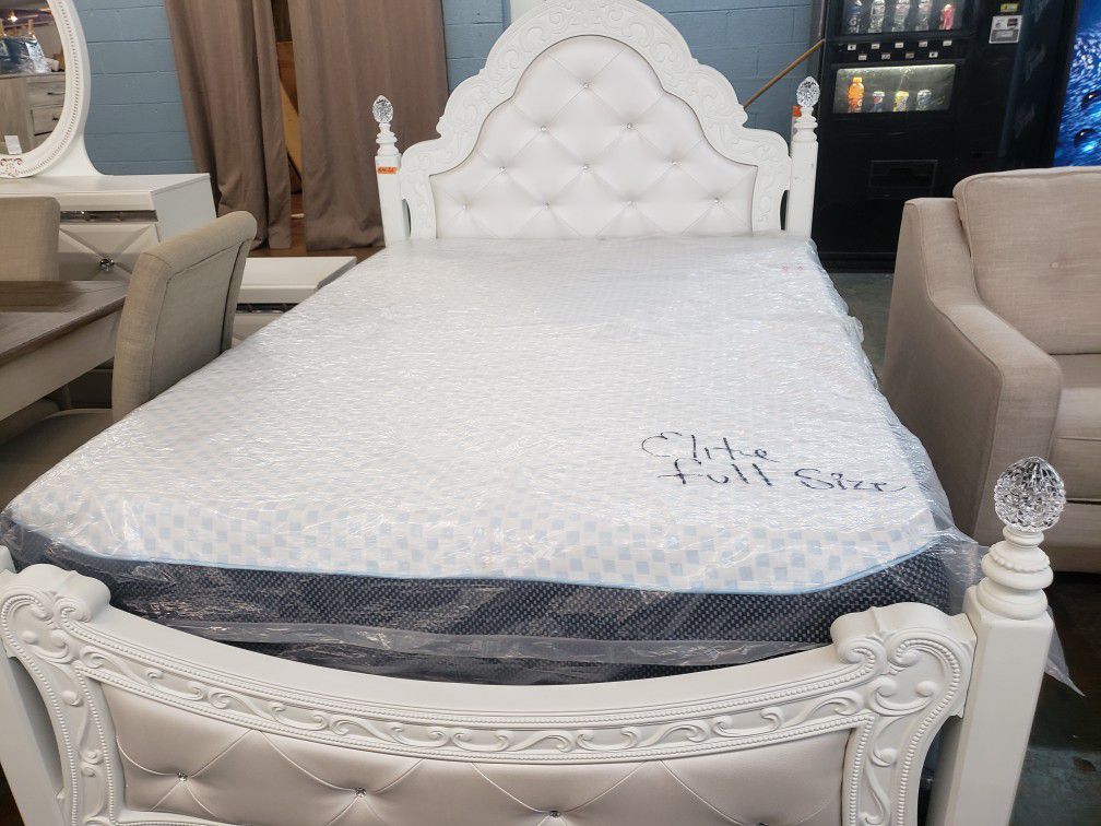 Princess full sized bed set 3 pieces with matress