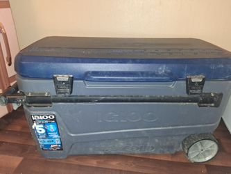 Used Igloo maxcold 110 quart cooler