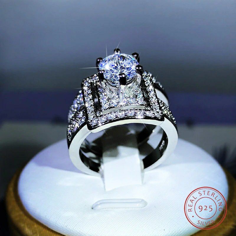 2pcs  925 Sterling Silver Cubic Zircon Engagement Ring Set