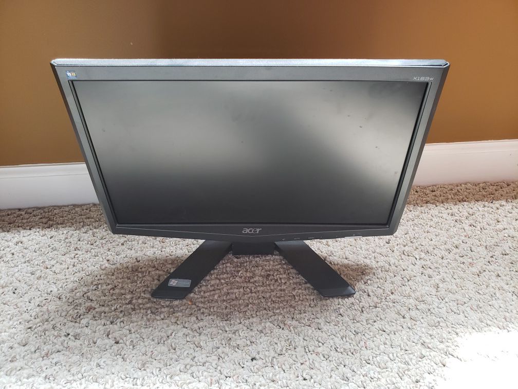 16" LCD computer monitor only has VGA connector